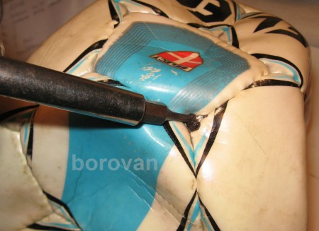 uzol pretlačíme do lopty